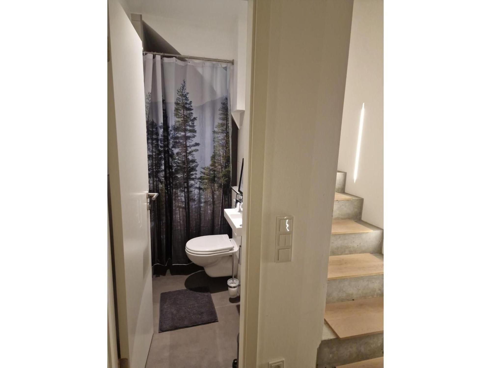 Stadtnahes Gaestezimmer Im Penthouse Bei Esi Τούμπινγκεν Εξωτερικό φωτογραφία