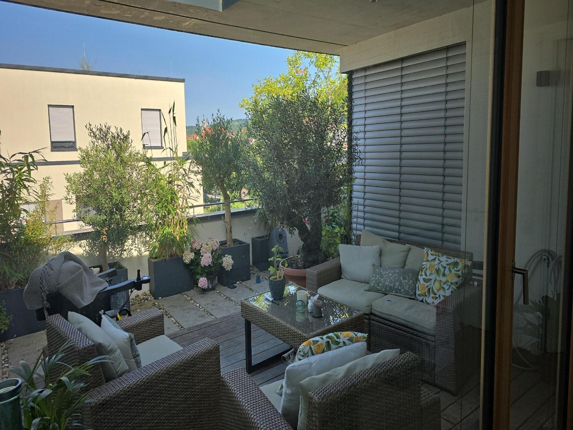 Stadtnahes Gaestezimmer Im Penthouse Bei Esi Τούμπινγκεν Εξωτερικό φωτογραφία